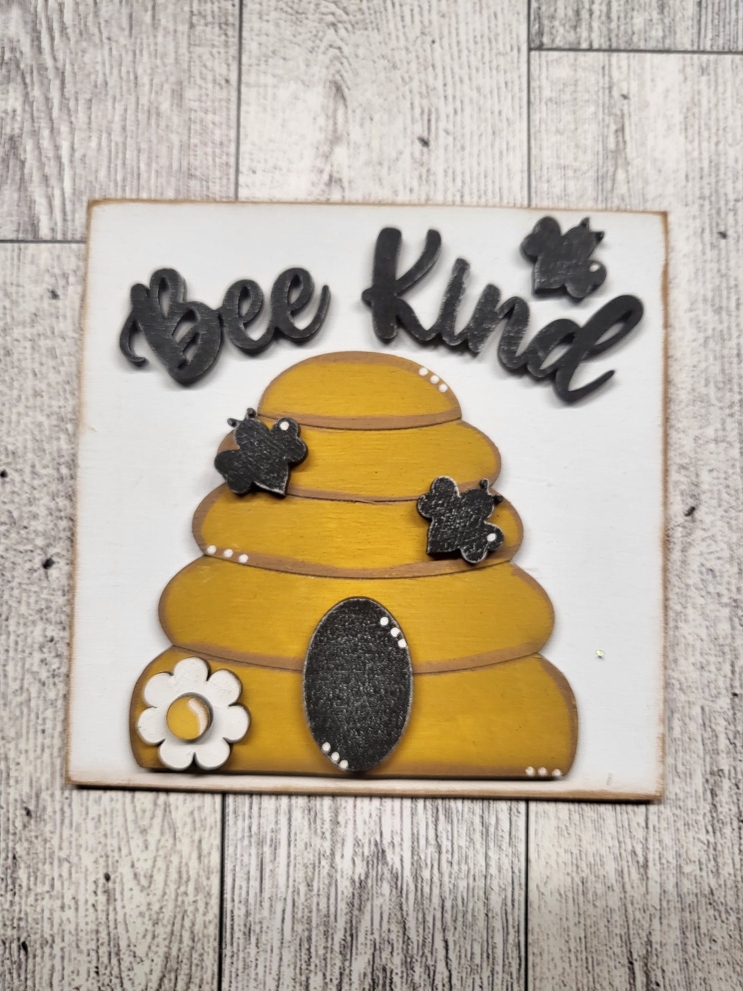 4.25" insert Bee Kind