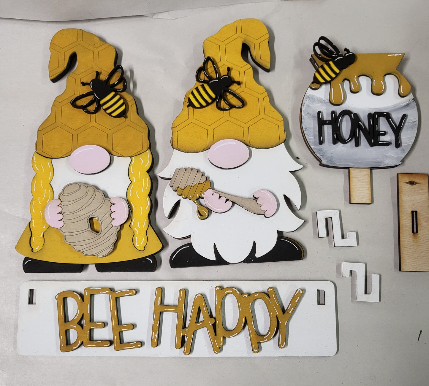 Painted Bee Happy Wagon Insert