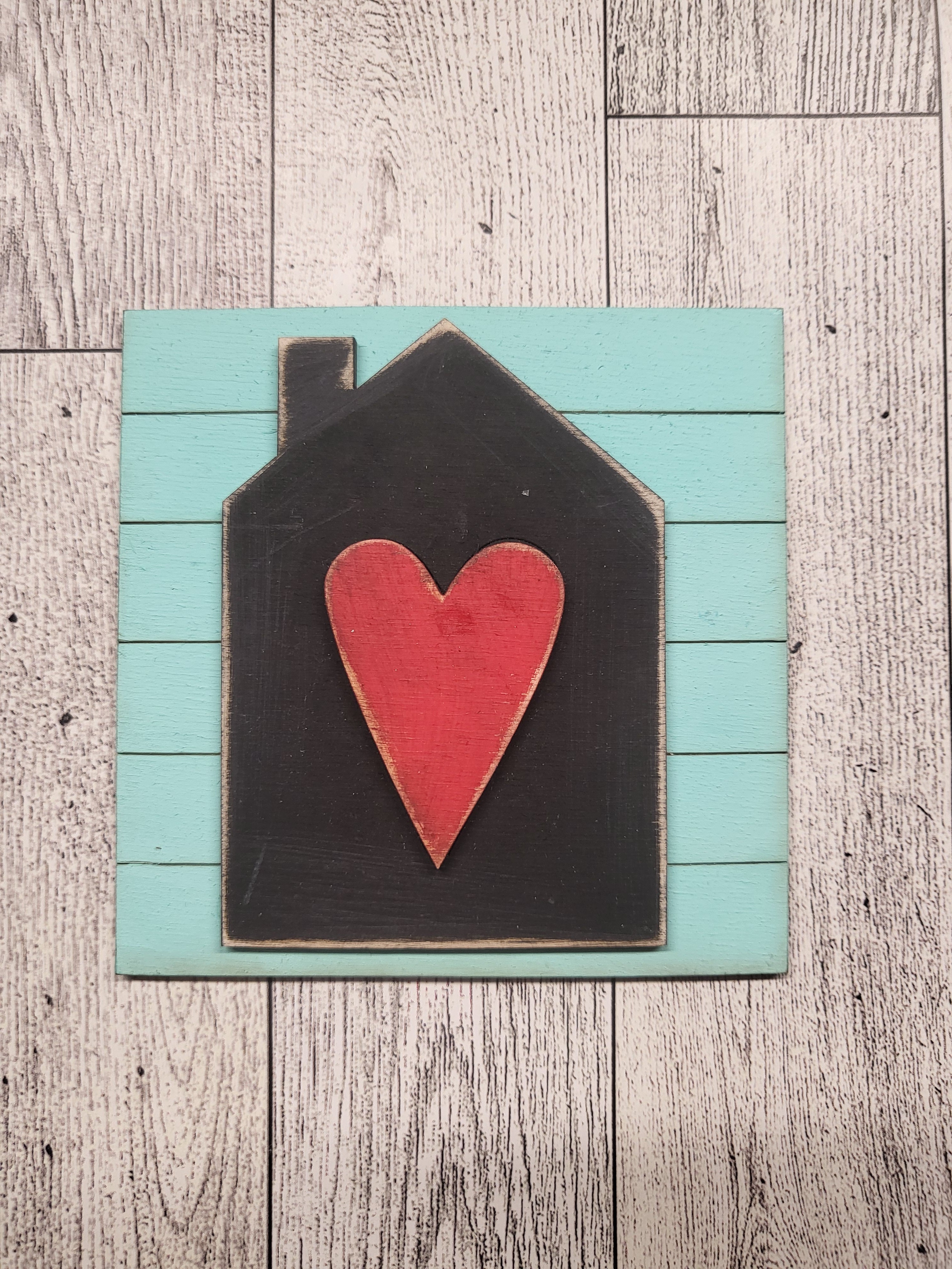 Home with heart insert – Leesa's Crafts
